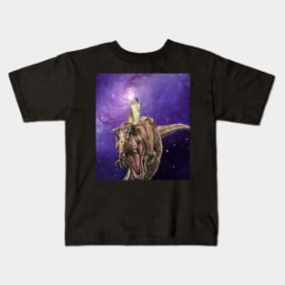 a cat riding a dinosaur at the sky! Kids T-Shirt